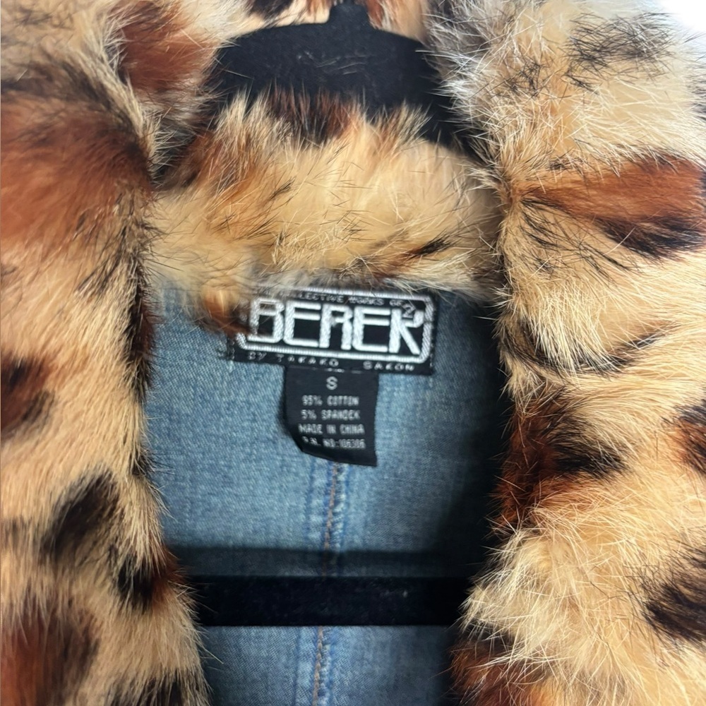 Y2K Berek Denim Faux Cheetah Fur Collar Embellished Jean Jacket Size Small - Picture 2 of 13